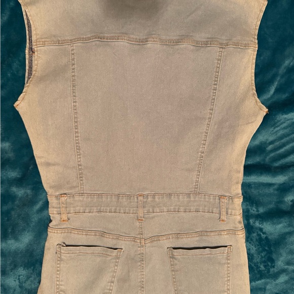 Cute Denim Romper - Picture 3 of 4